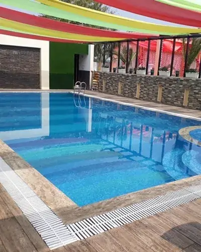 Resort Infinity Pool